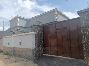 4bdrm Bungalow In Area M World Bank , For Sale
